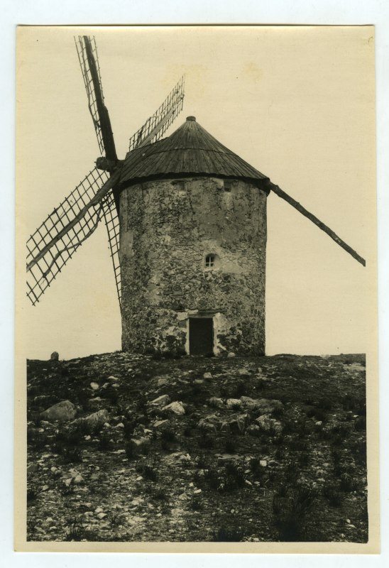 Molino de viento en Alcázar de San Juan, fotografía original de Torres Balbás