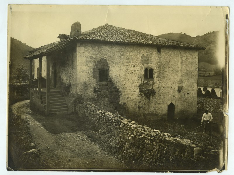 Casa Jaureguia o Jauregia, en Arrayoz, valle de Baztán, fotografía de Fr. Pedro de Madrid (Pedro Satué)