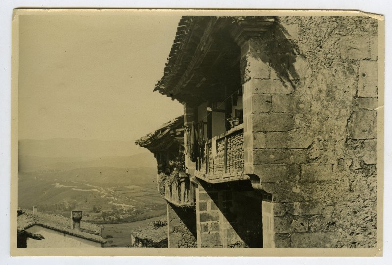 Casa en Toparías, municipio de Udías, fotografía original de Torres Balbás