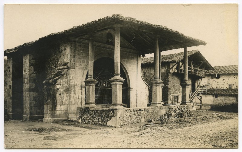 Vista del exterior de la ermita de Cebrero o Cebreiro