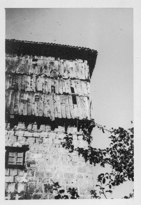 Detalle del entablado de madera de la torre Jaureguia, en Donamaría