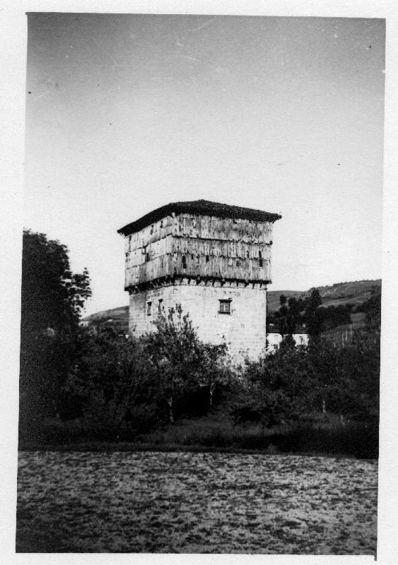 Vista de la torre Jaureguia, en Donamaría