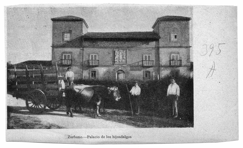 Recorte de página de una publicación con fotografía impresa del palacio de los Hijosdalgos en Zurbano, Arrazúa, Álava