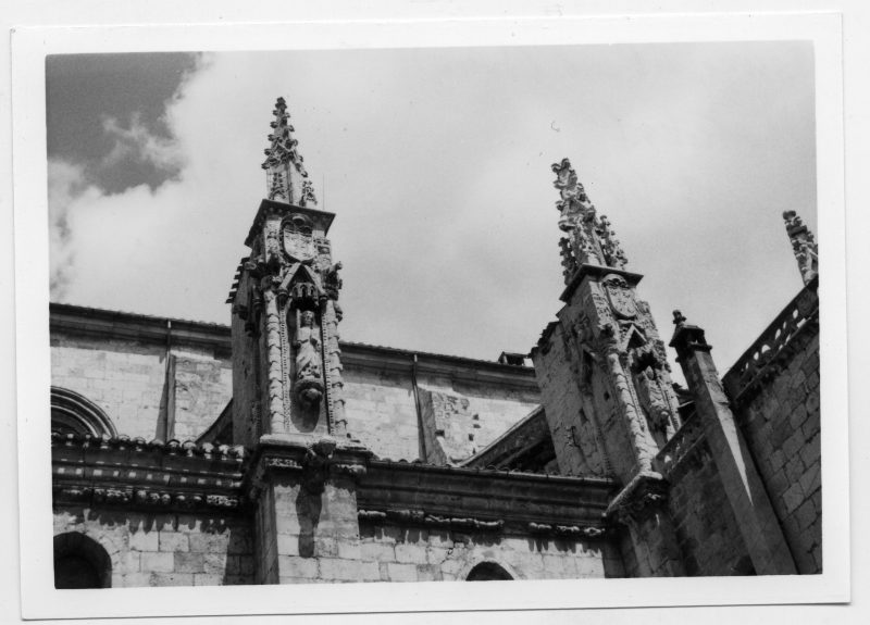 Detalle de dos pináculos de la Catedral de El Burgo de Osma