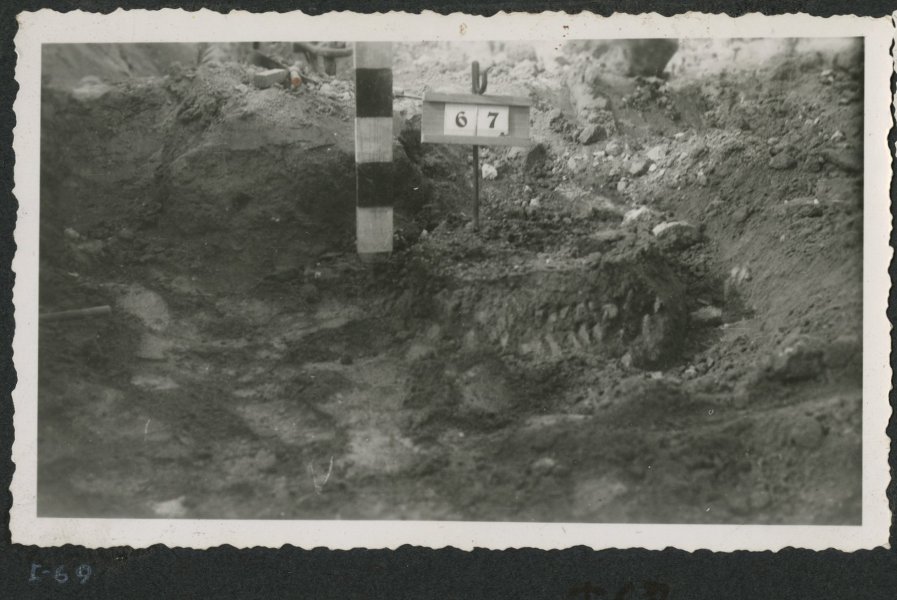 Detalle de la excavación de la tumba número 67 de la necrópolis del yacimiento de El Cigarralejo.