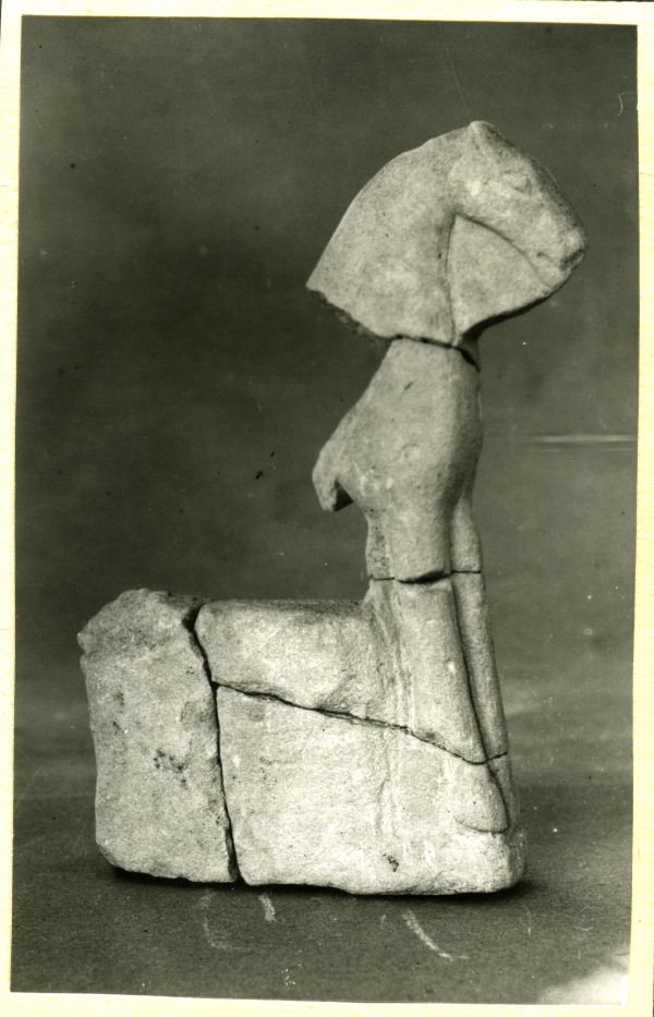 Escultura de un caballo sin atalajes hallada en el Santuario de El Cigarralejo (exvoto nº 51).