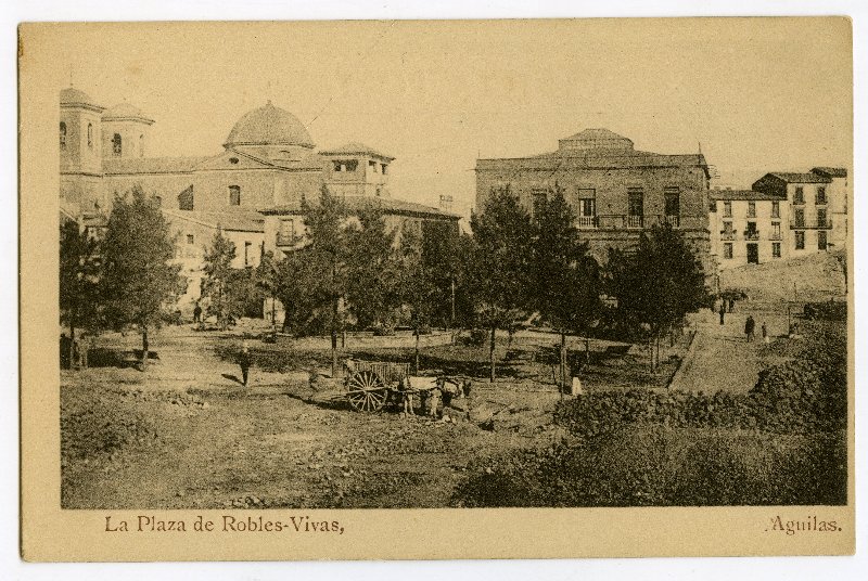 Tarjeta postal de 'La plaza de Robles-Vivas' (sic) de Águilas. 