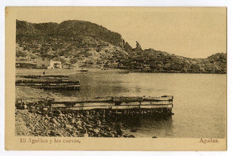 Tarjeta postal de 'El Aguilica y las cuevas' de Águilas.