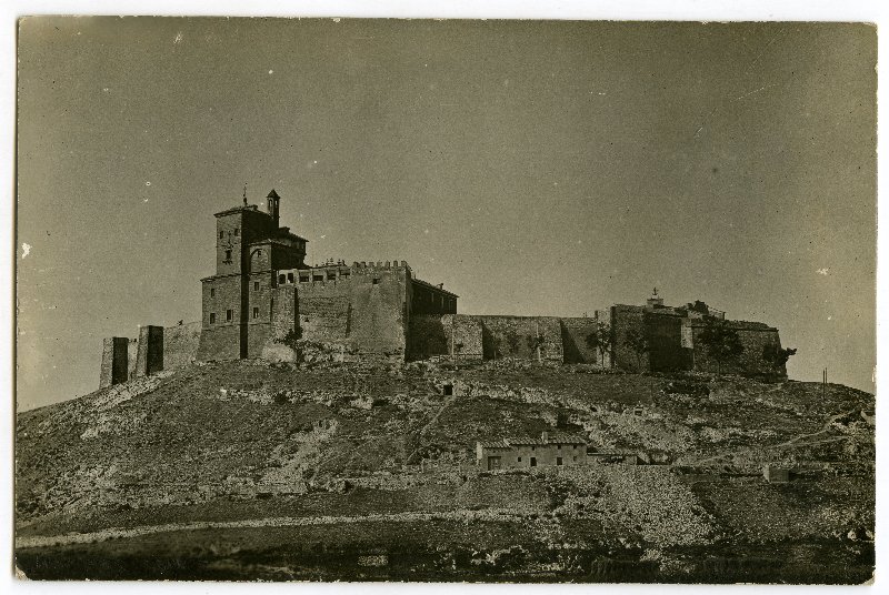 Fotopostal del castillo-santuario de la Santísima Cruz de Caravaca de la Cruz.