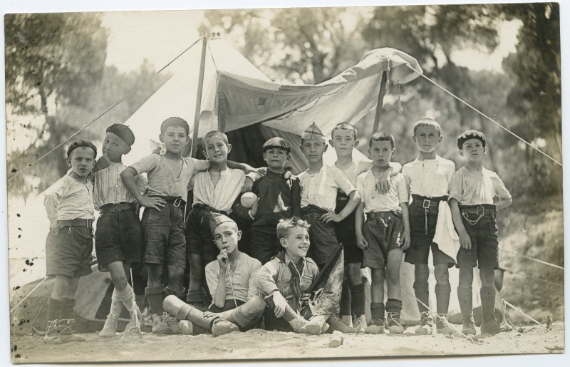 Álbum fotográfico de los campamentos organizado por los Exploradores de Murcia en Sierra Espuña en 1924 y 1925