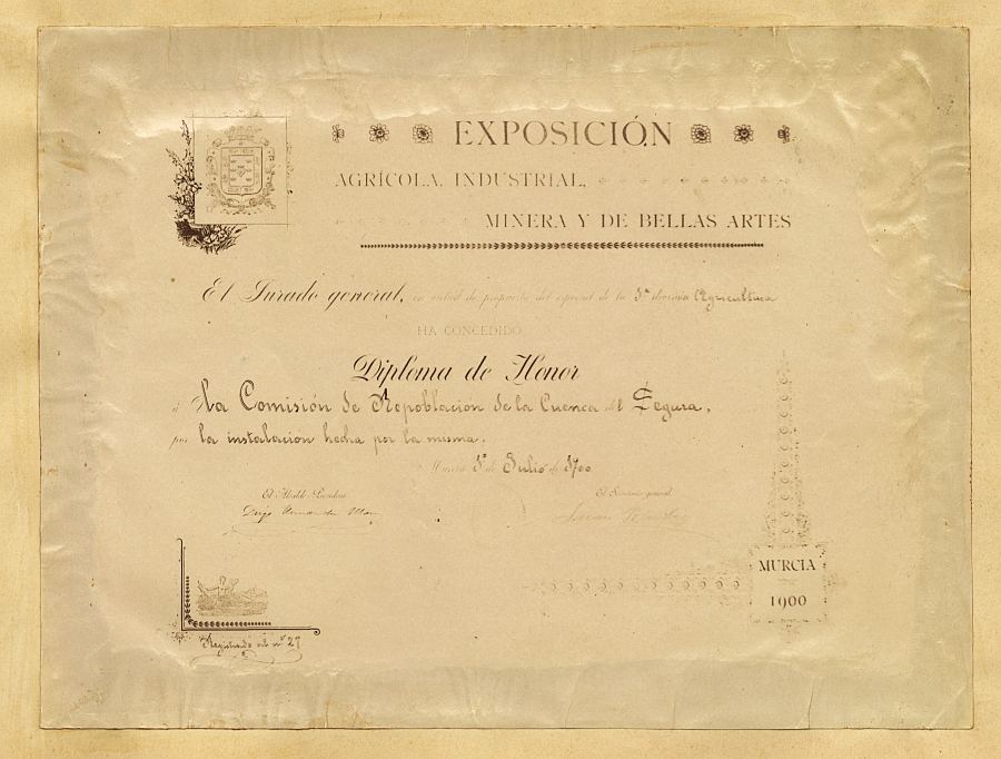 Reproducción fotográfica de un diploma otorgado a la Comisión de Repoblación de la Cuenca del Segura