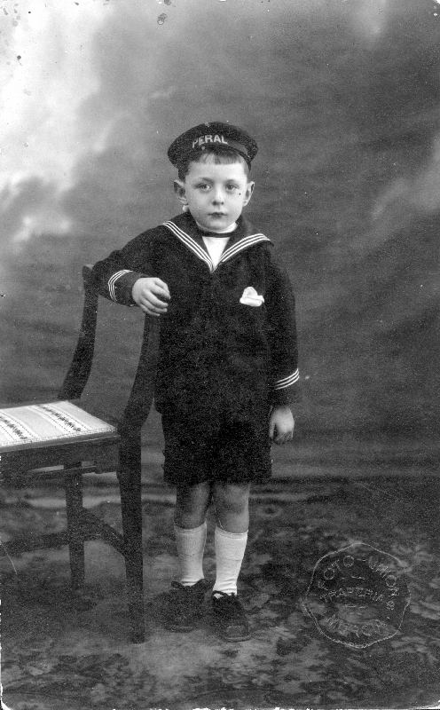 Retrato de niño de marinero.