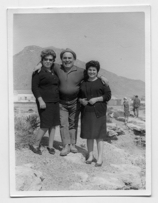 Reportaje fotográfico de una excursión de Francisco Suárez a la costa con su esposa, sus cuñados y uno de sus sobrinos