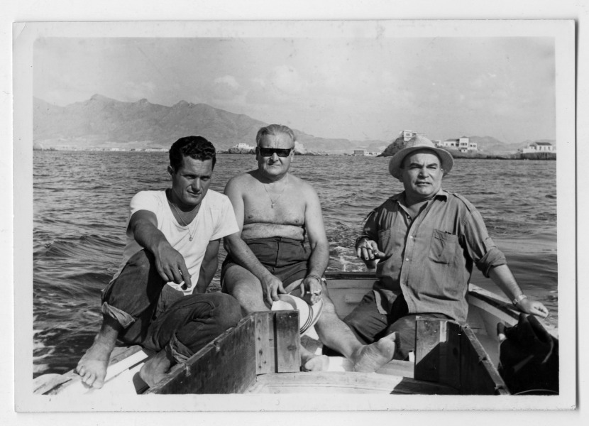 Reportaje fotográfico de Francisco Suárez a bordo de una barca con amigos un día de pesca