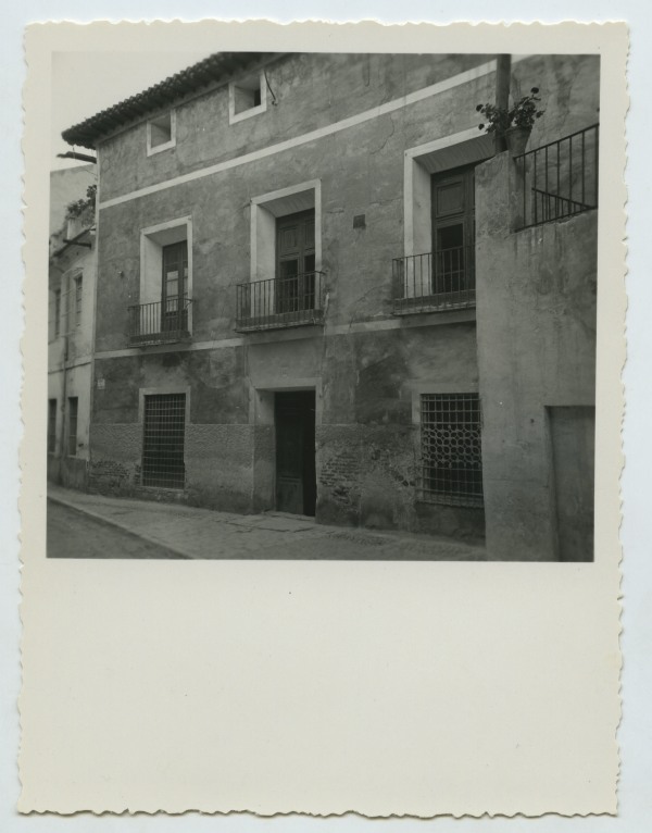 Vista de un edificio ubicado en la calle Agustinas nº 14 de Murcia