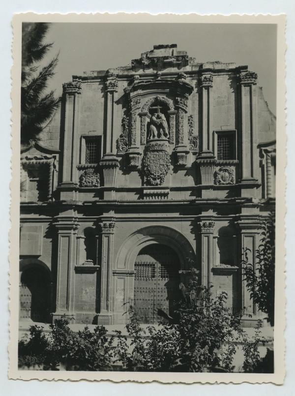 Vista de la fachada oeste de la iglesia de Santo Domingo de Murcia