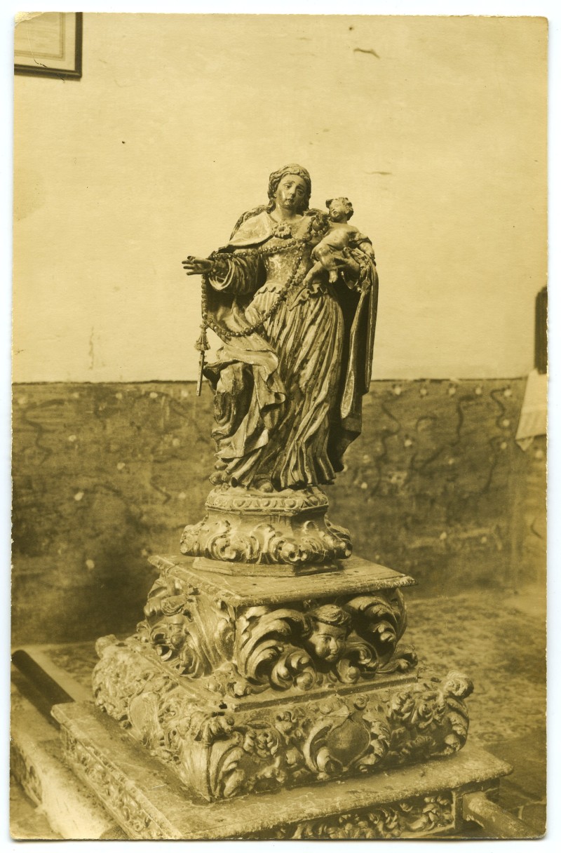 Escultura de una Virgen del Rosario de Jorquera
