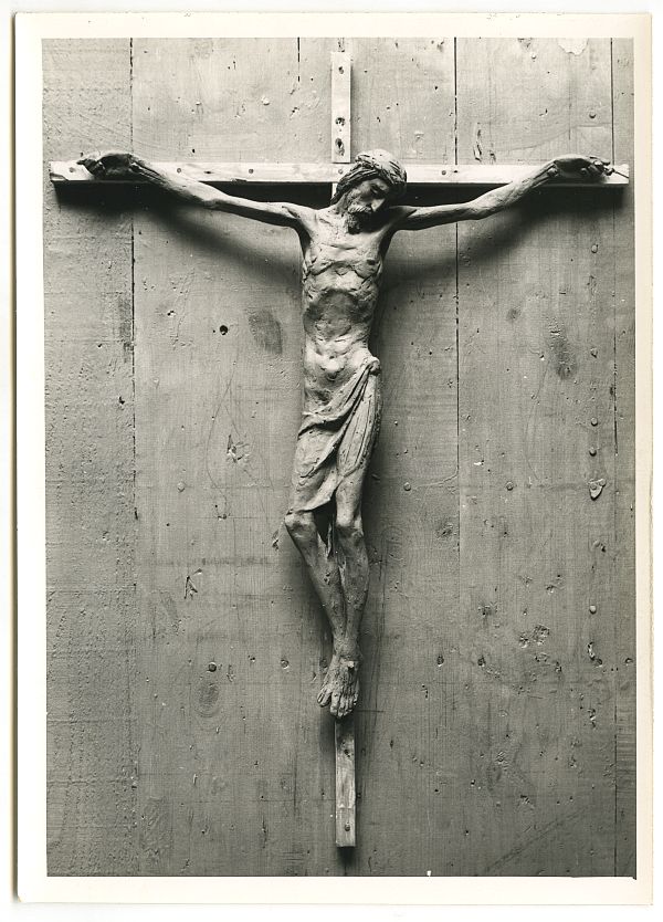 Crucificado del Colegio Jesús María de la Senda de Enmedio, en Murcia, obra de Juan González Moreno