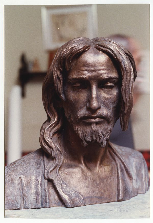 Cabeza de Cristo en bronce, obra de Juan González Moreno