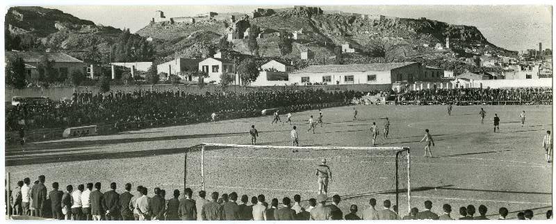 Partido de fútbol en Lorca.