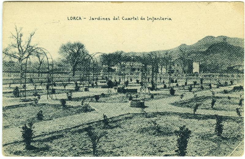 Jardines del cuartel de Infantería en Lorca.