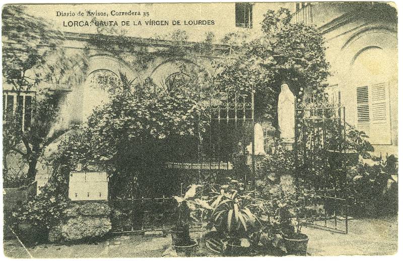 Gruta de la Virgen de Lourdes en Lorca.