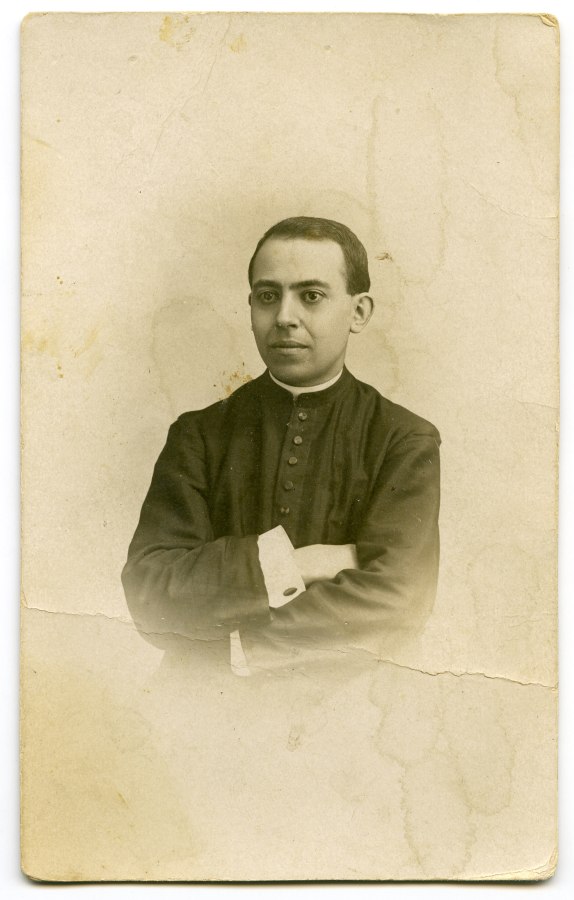 Retrato de estudio del sacerdote Salvador Pérez de los Cobos y Cano-Manuel