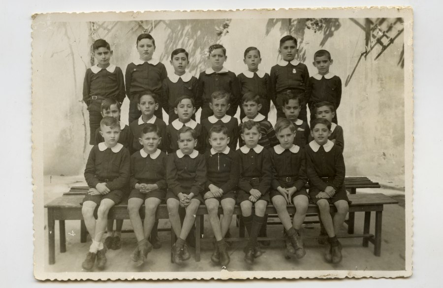 Retrato de alumnos del colegio de Jumilla, con Francisco Javier Molina y Pérez de los Cobos entre ellos