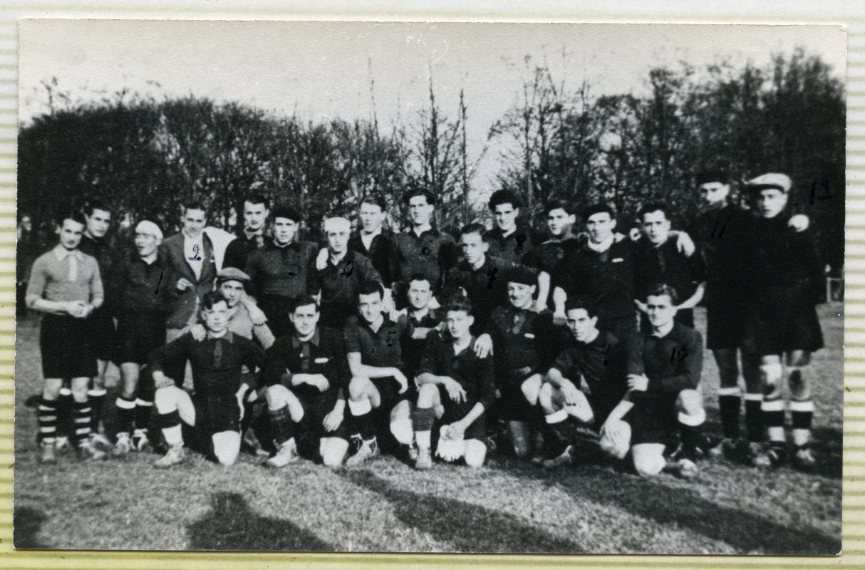 Equipo de fútbol formado por alumnos españoles de la Escuela Hanriot de Bourges (Francia).