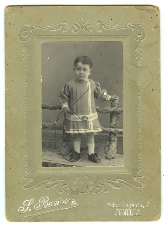 Retrato del niño Juan Francisco Cutillas Bernal, con un aro