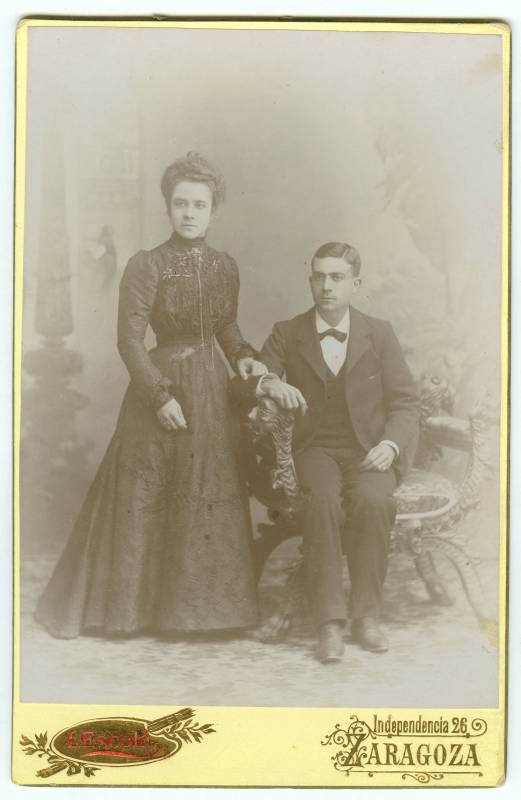 Retrato de Laura González de Arce Iglesias y su esposo