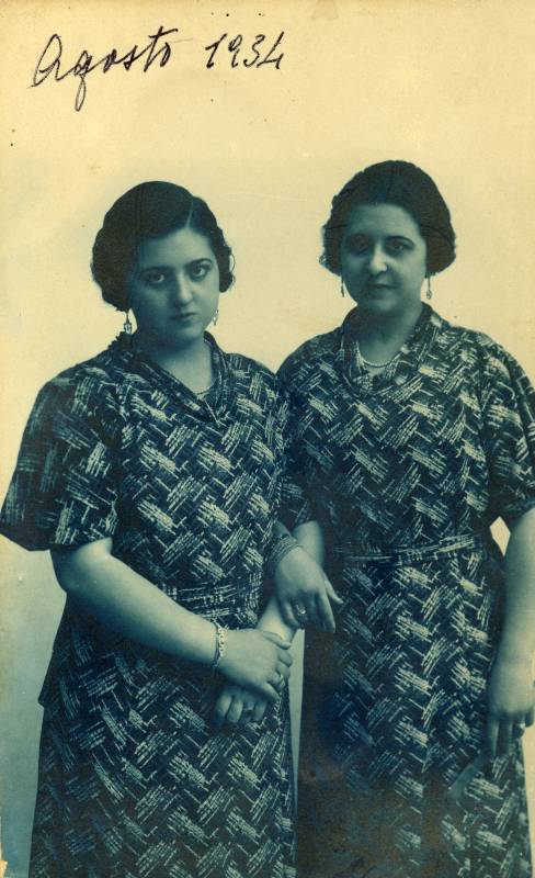 Retrato de las hermanas Consuelo y Dolores Pérez de los Cobos y Pérez de los Cobos