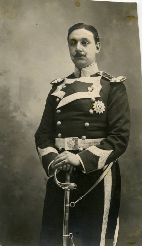 Retrato de Federico Tío Tío con uniforme de oficial del arma de Caballería