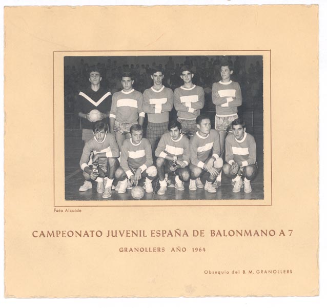Equipo de balonmano del Instituto en el Campeonato de España Juvenil, temporada 1963-1964.