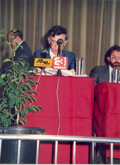 Intervención de ¿Cosme Colmenero López, profesor del Instituto? en la inauguración del curso escolar 1987-1988.