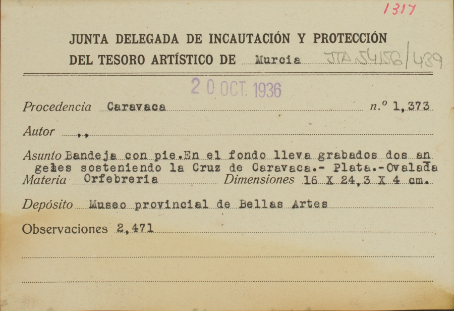 Ficha de una bandeja de plata con pie, obra de Francisco Sánchez Araciel, procedente de Caravaca.