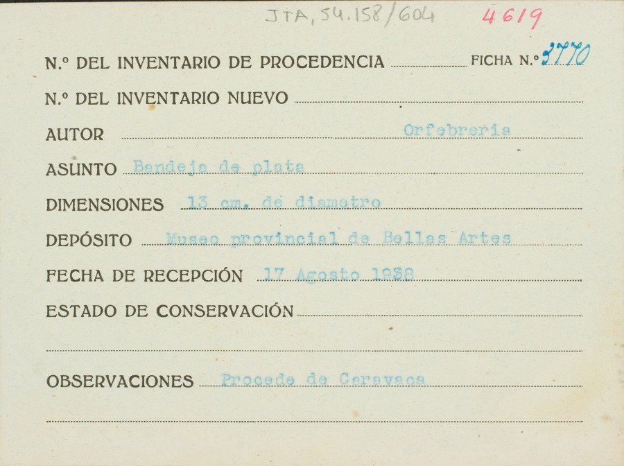 Ficha de una bandeja de plata, de autor desconocido, procedente de Caravaca.