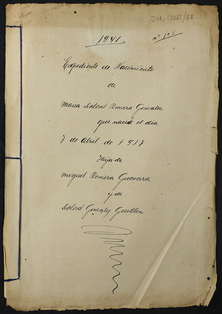 Expediente nº 105/1941 para la inscripción de nacimiento fuera de plazo en el registro civil de Lorca de María Dolores Romera González.