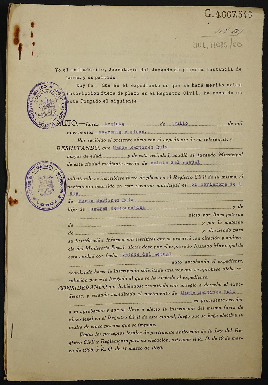 Expediente nº 246/1945 para la inscripción de nacimiento fuera de plazo en el registro civil de Lorca de María Martínez Ruiz.