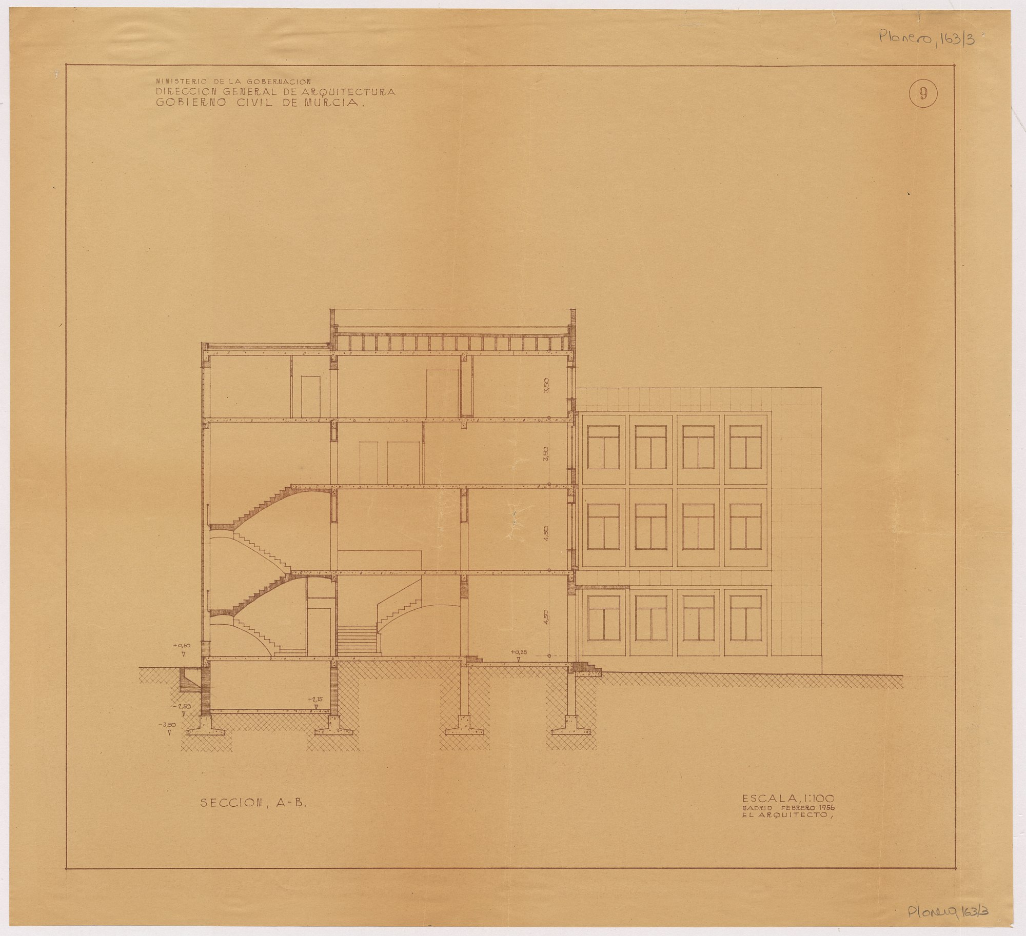 Plano de la sección A-B del edificio del Gobierno Civil de Murcia.
