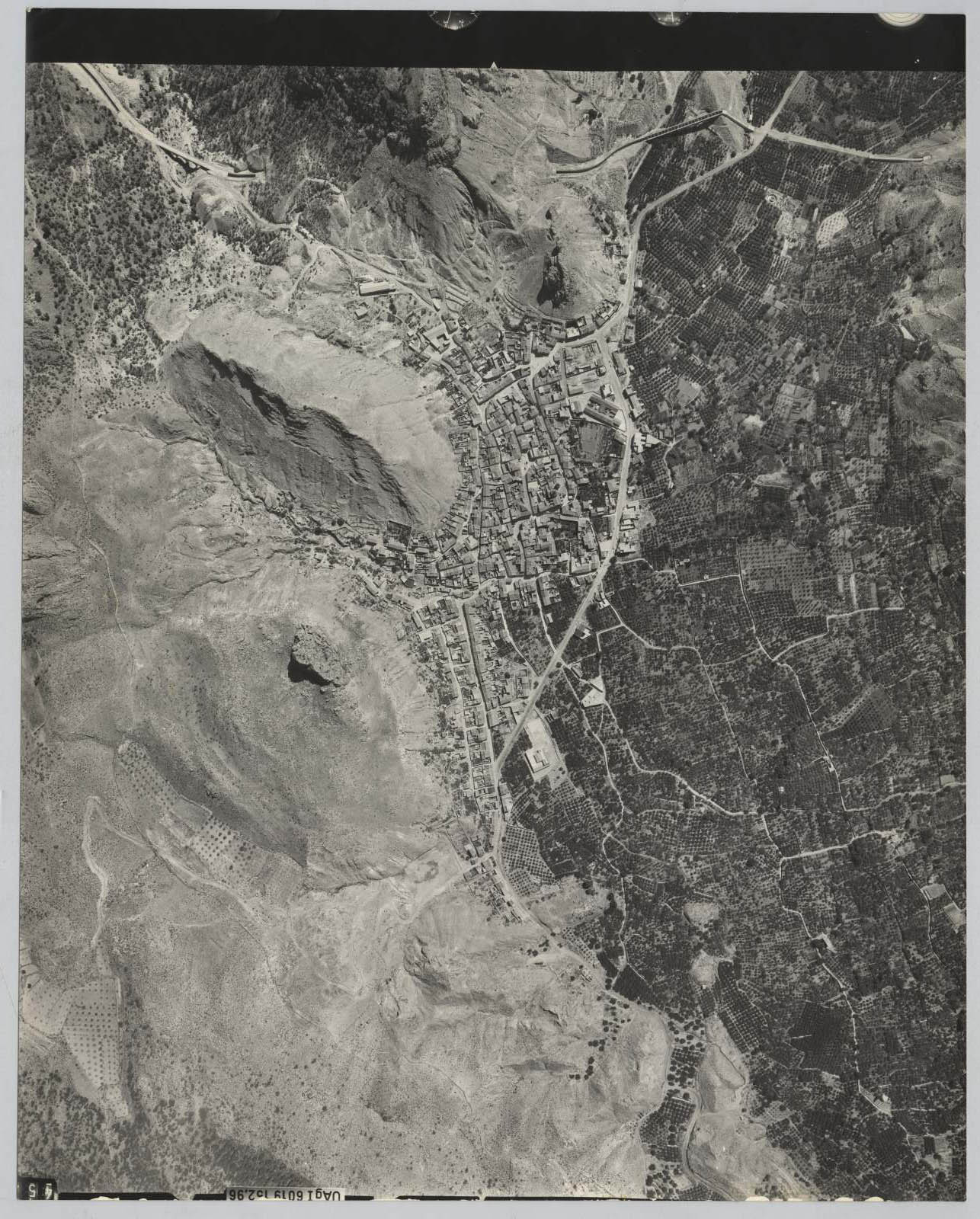 Fotografía aérea del casco urbano de Ricote