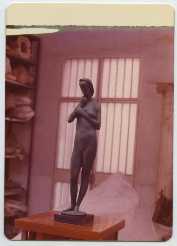 La Larga (1970), escultura en bronce obra de Juan González Moreno