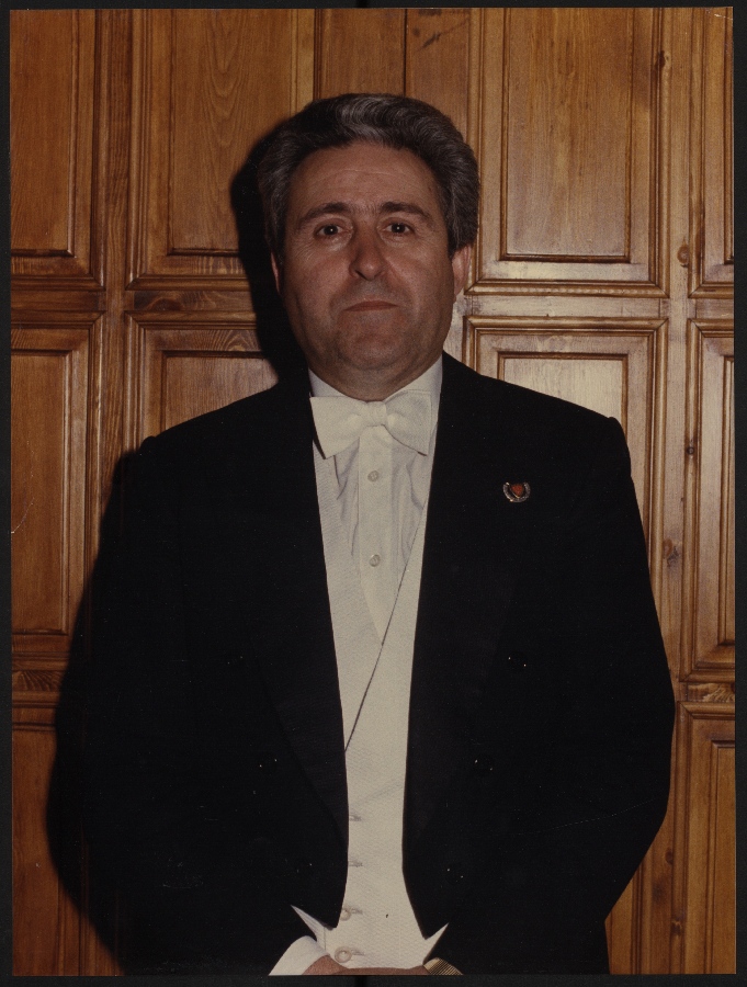 Retrato de José Luis López García, director del Orfeón Murciano Fernández Caballero